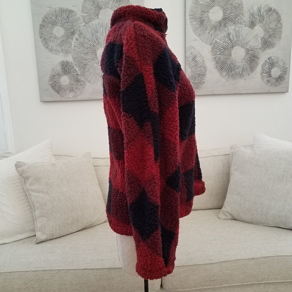 Thread & Supply Wubby Fleece Pullover - Picture 5 of 8